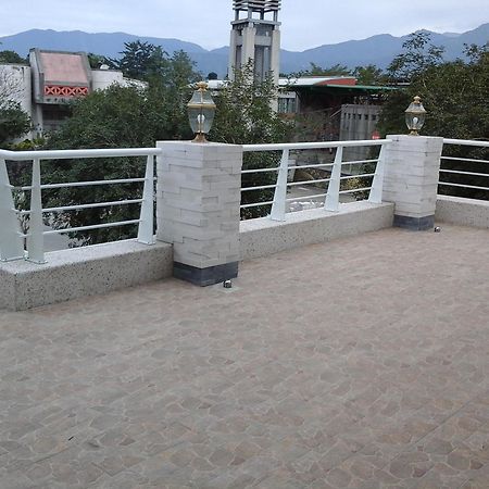 Smile Ark Homestay Юйчи Экстерьер фото